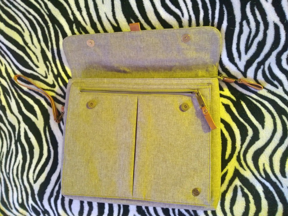 New Without Tag PKG LS06 chocolate chip laptop case