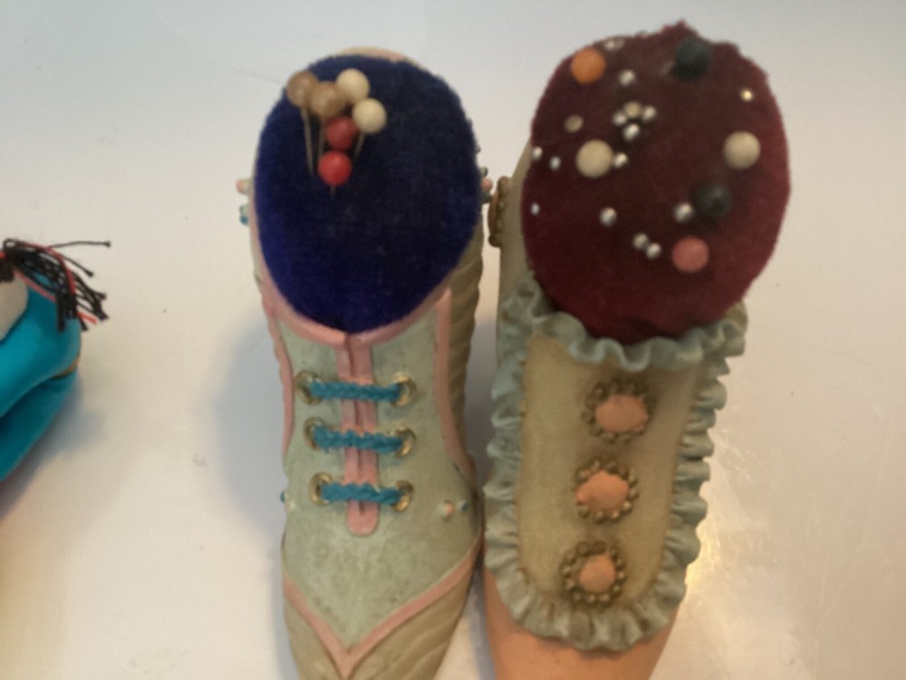 4 PIN CUSHIONS STRAWBERRY SHOES