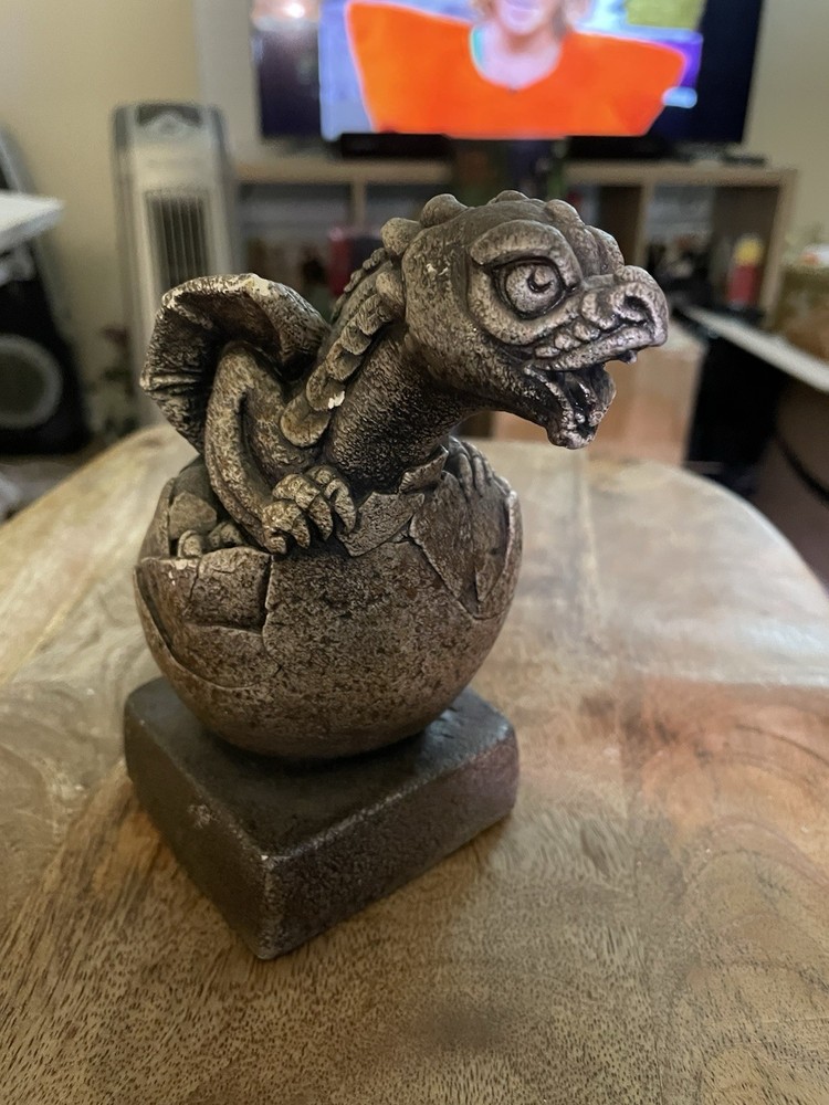 Windstone Editions Hatchling. Pena 1994.