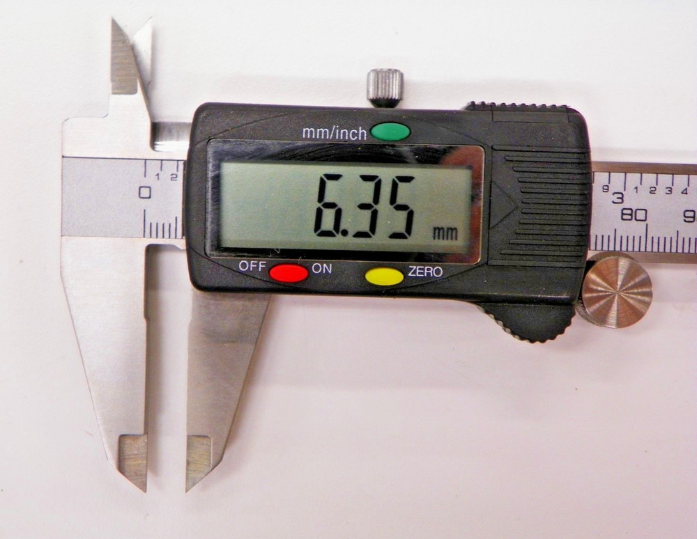 6" (150mm) DIGITAL CALIPERS & DEPTH GAGE A025