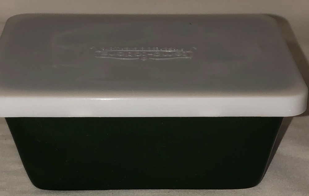 Temp-tations PRESENTABLE*SOLID GREEN*5 1/4" BAKING PAN W/PLASTIC LID*