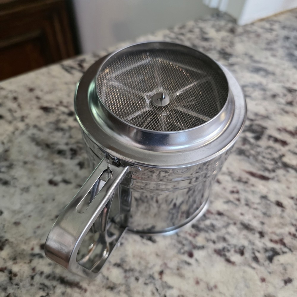 3-Cup Stainless Steel Flour Sifter Squeeze Handle