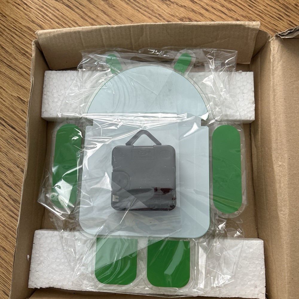 Android Analog Robot Clock “Bugdroid”