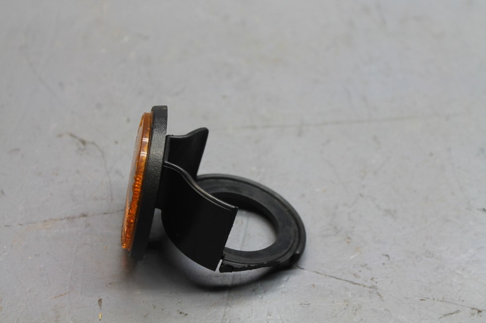1982 SUZUKI GS300L REFLECTOR GARNISH MARKER