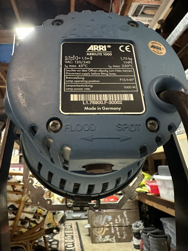 ARRI Arrlite 1000 two light set with case, stands & Spare Bulbs