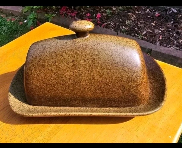 Lindt-Stymeist Acorn Covered Butter Dish