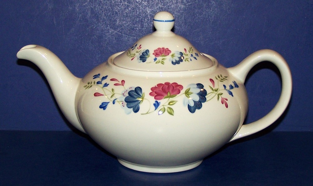 LOVELY BHS BRITAIN PRIORY TABLEWARE TEAPOT