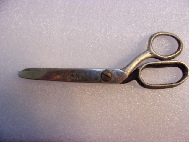 vintage Macy's red star scissors