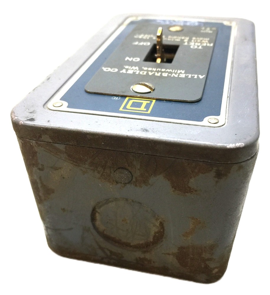 SquareD/AB 115-230V 2-Pole Starter Enclosure 2510AG2 (Missing Switch) USED
