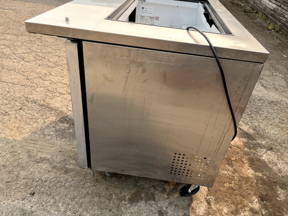 TRUE, Refrigerated Prep Table, TSSU-48-18M-B