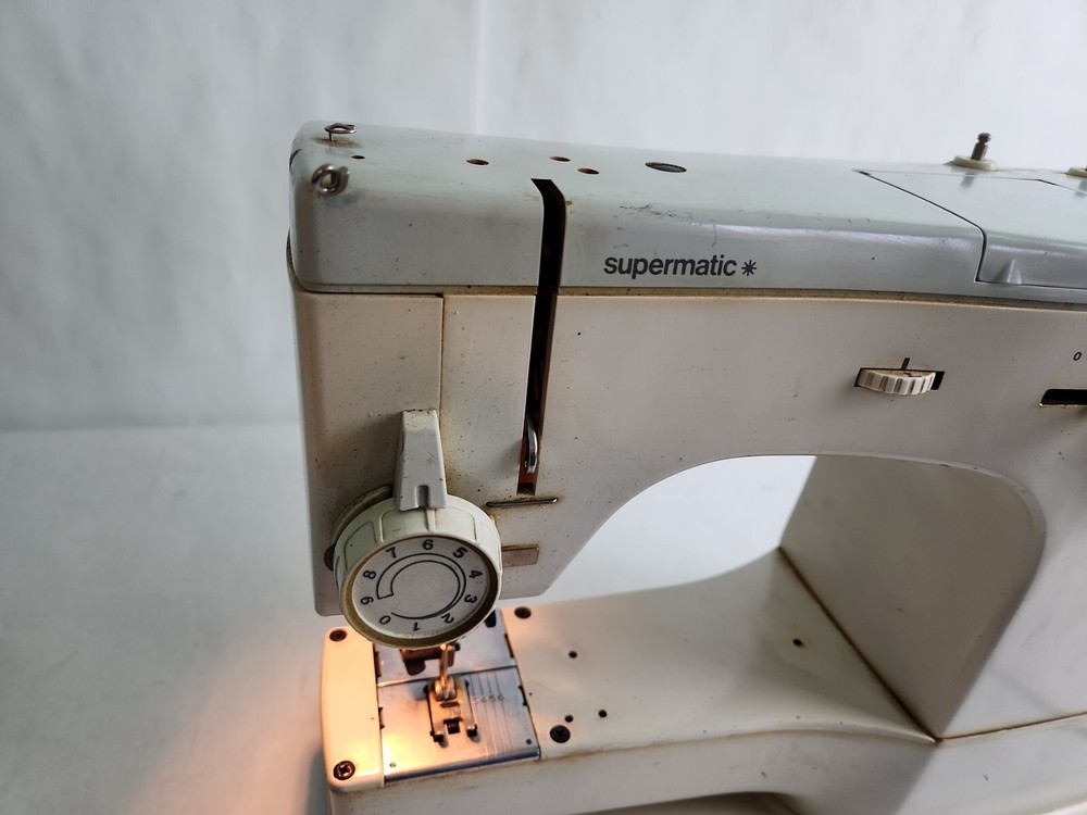 Elna Supermatic Type 62 Sewing Machine Working