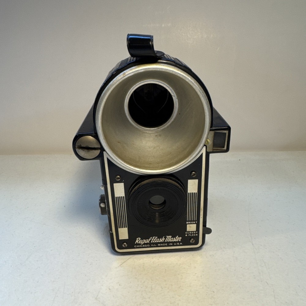 Vintage Regal Flash Master Camera Untested