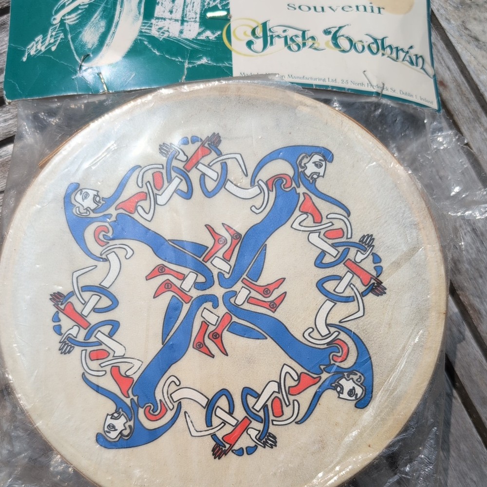 Waltons 8" BODHRAN IRISH DRUM with CELTIC DESIGN