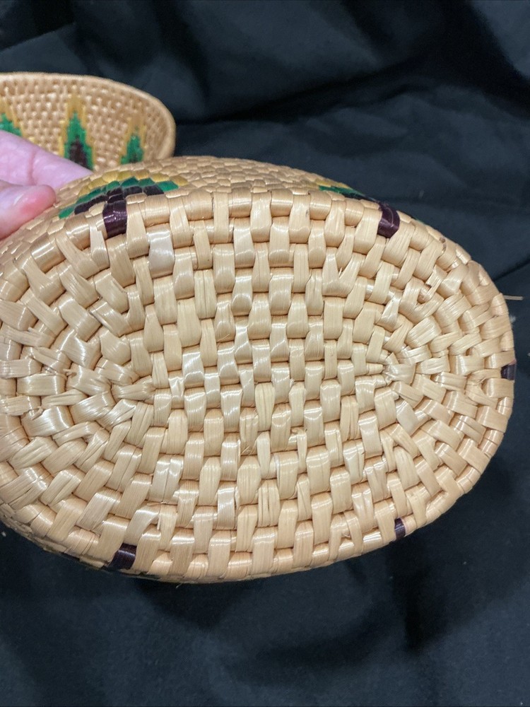 Vintage Handmade Raffia Nesting Baskets Set Of 3