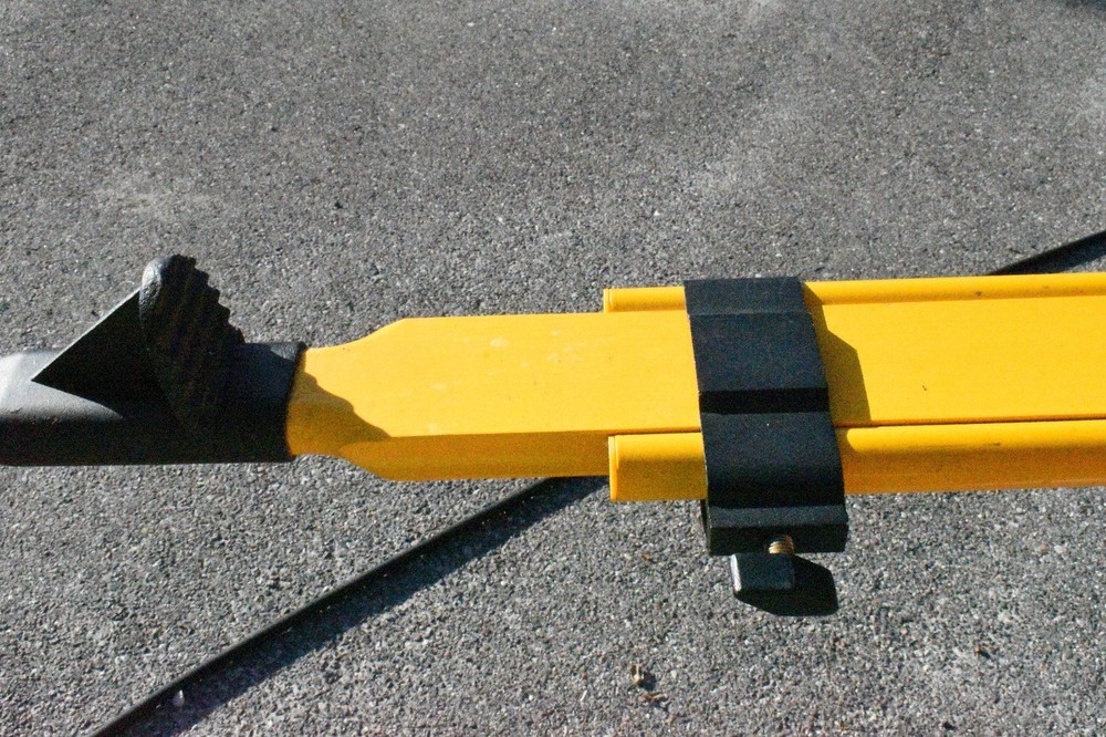 Fiberglass Heavy-Duty Dual Clamp Tripod