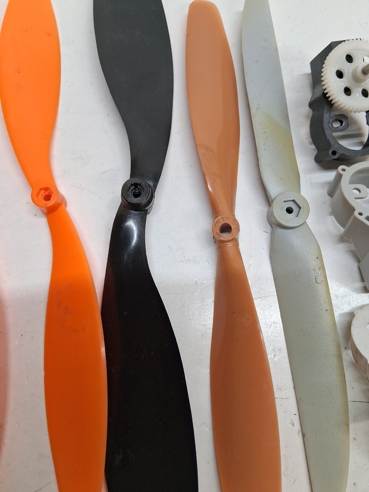 8- Various Size GWS Propellers With 3 Motor Mounts