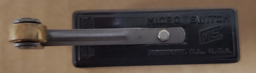 NEW OPEN BOX MICRO SWITCH, BZ-2RL2 ROLLER LEVER LIMIT SWITCH