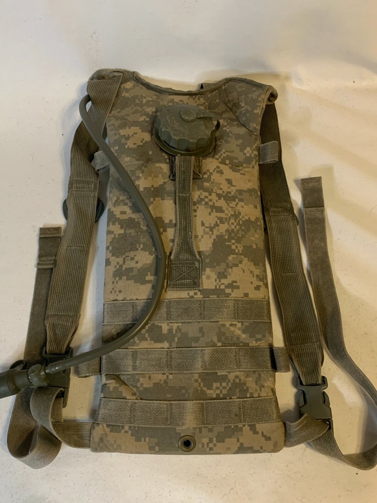 MOLLE II Carrier Hydration System Hydromax w/ Bladder Digital Camo Camelbak