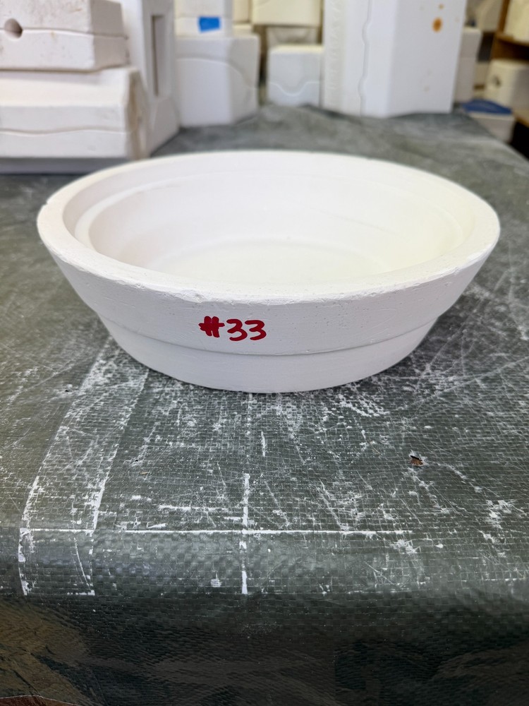 VINTAGE NO NAME BRAND CERAMIC MOLD #33 SAUCER