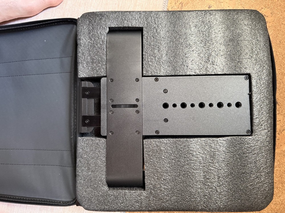 Glide Gear TMP 100 Teleprompter with Case