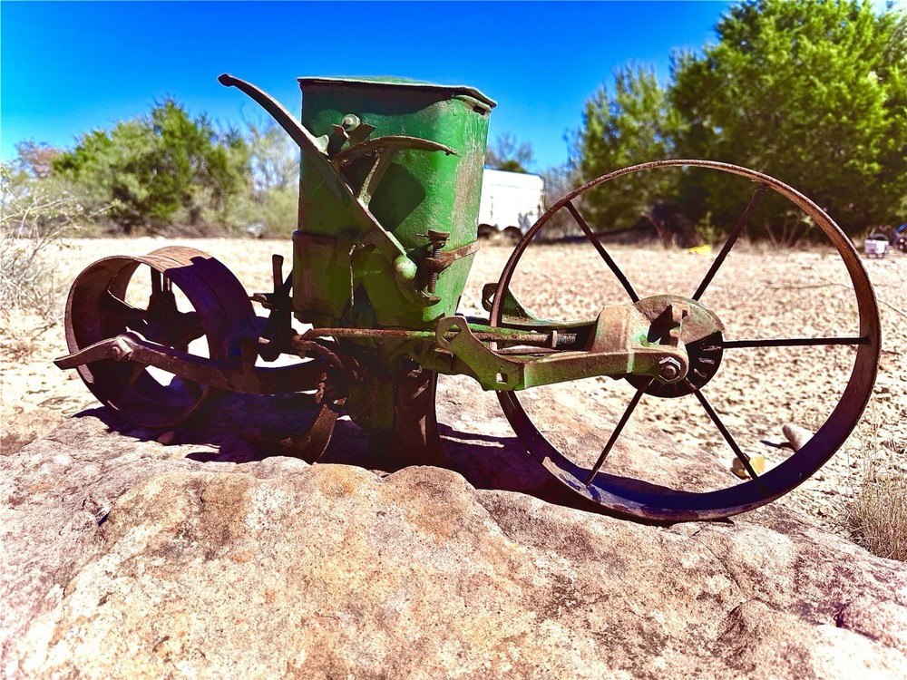 No. 4 Planet Jr Planter