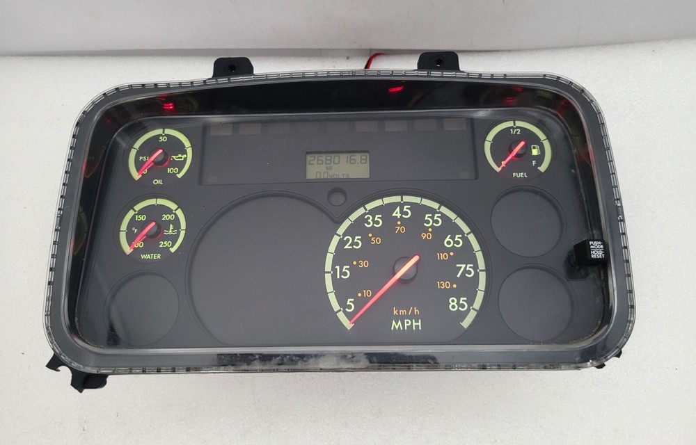 2008 FREIGHTLINER B2 USED INSTRUMENT CLUSTER