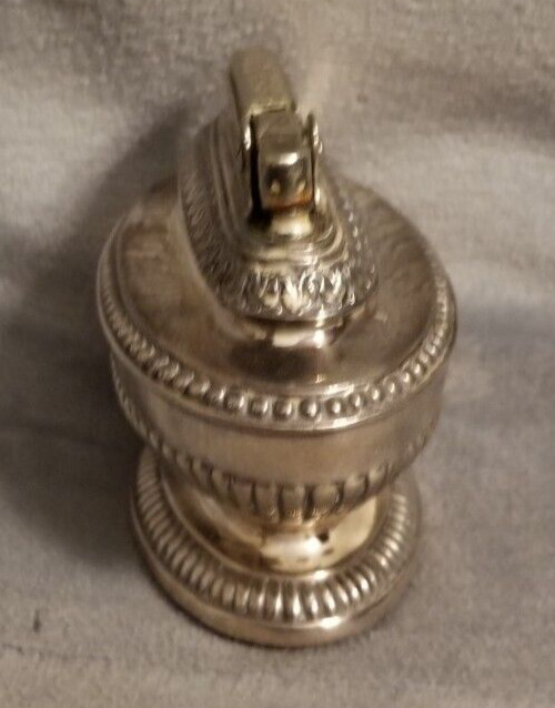 Ronson Queen Anne Vintage 1940's SILVERPLATE TABLE LIGHTER