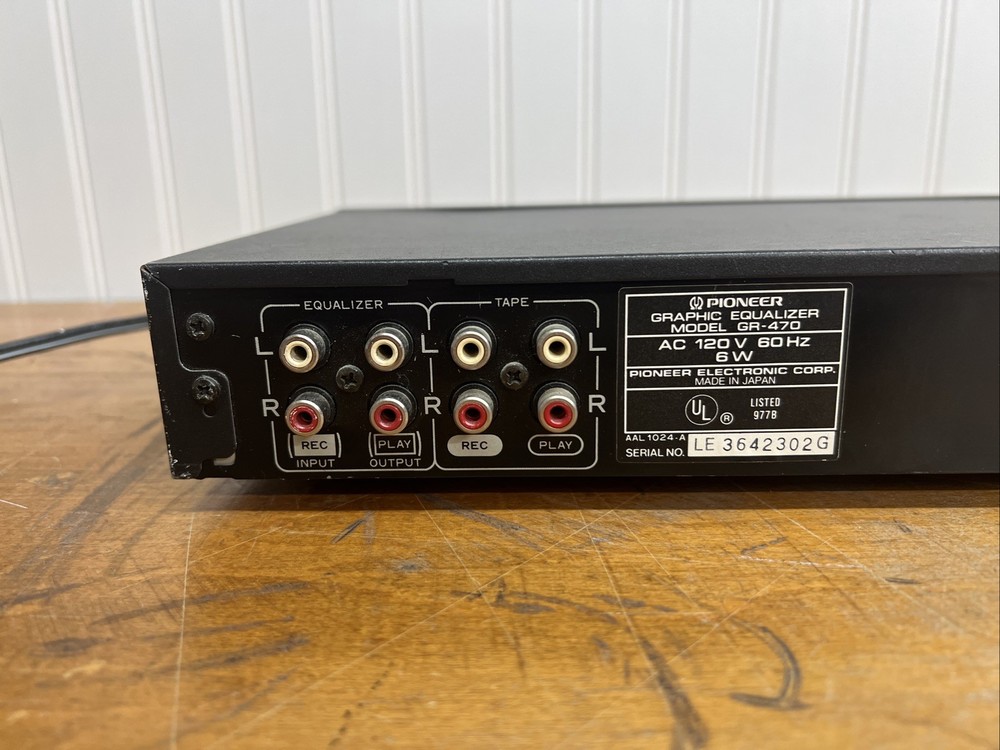 Pioneer Graphic Equalizer Model GR-470 Powers On