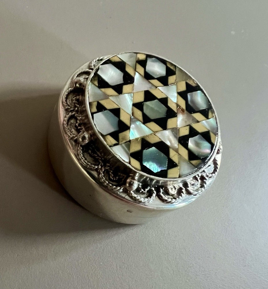 Solid Silver Enamel & Mother Of Pearl Pill Box / Snuff Box