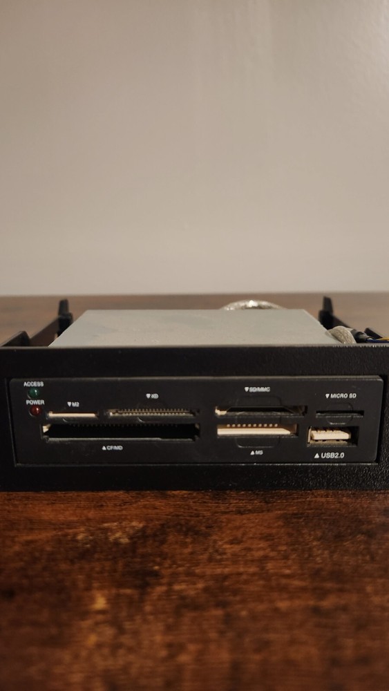 Corsair Obsidian 800D Multi Card Reader & Tray