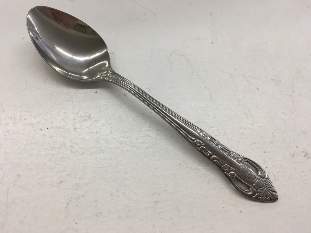 1 Teaspoon Tea Spoon Versailles Stainless Hampton Silversmiths Pierced 422415