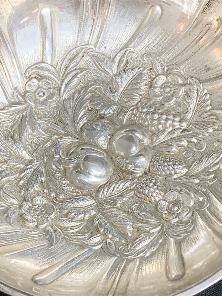 S Kirk Sterling Silver Repousse Dish #430 4.7”