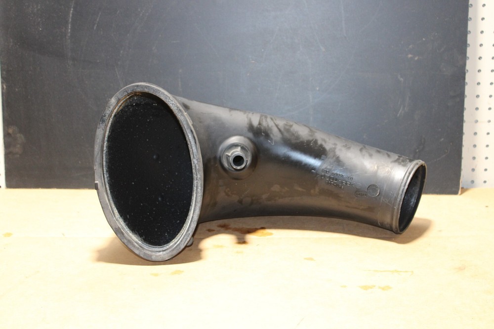 2015 Freightliner Cascadia Air Intake Pipe