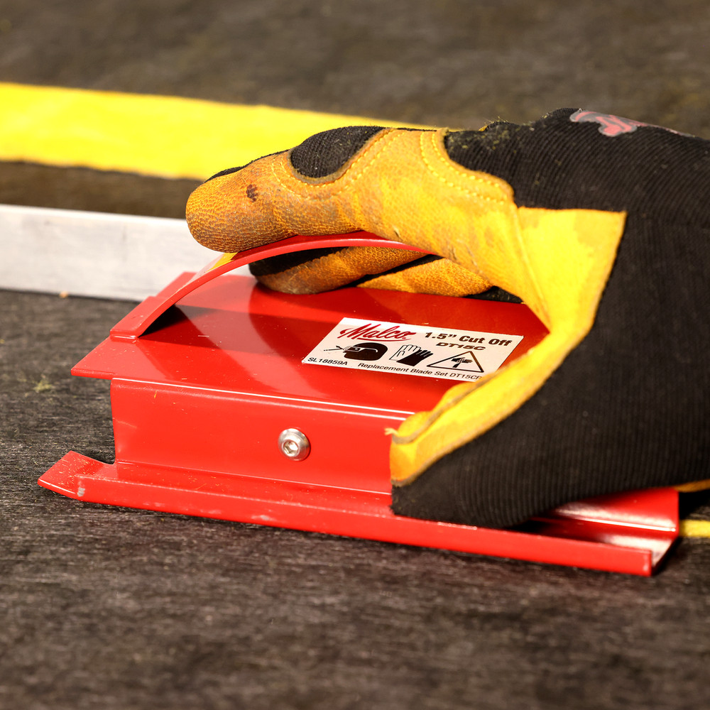 Malco Tools DT15C Malco 1.5″ Cut-Off Duct Board Cutting Tool- Red