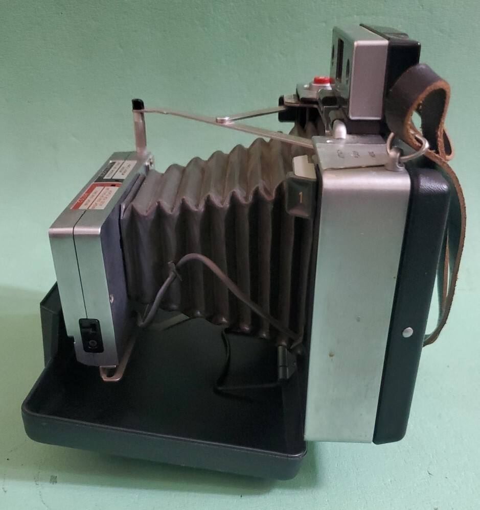 Polaroid Land Camera Automatic 100 Self Containing Plastic Case, Please Read