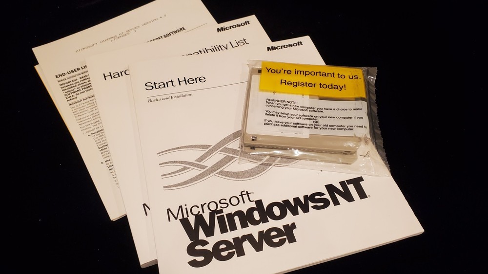 Vintage Microsoft Windows NT 4.0 Server on 3 Floppy Diskettes - New Open Box