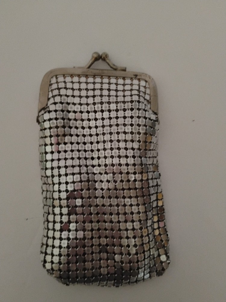 Vintage Cigarette Silver Mesh Case - Clasp Closure - Unbranded - Preowned