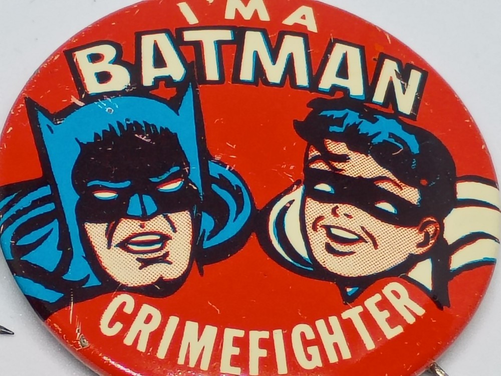 BATMAN PINS 1966 SET OF TWO