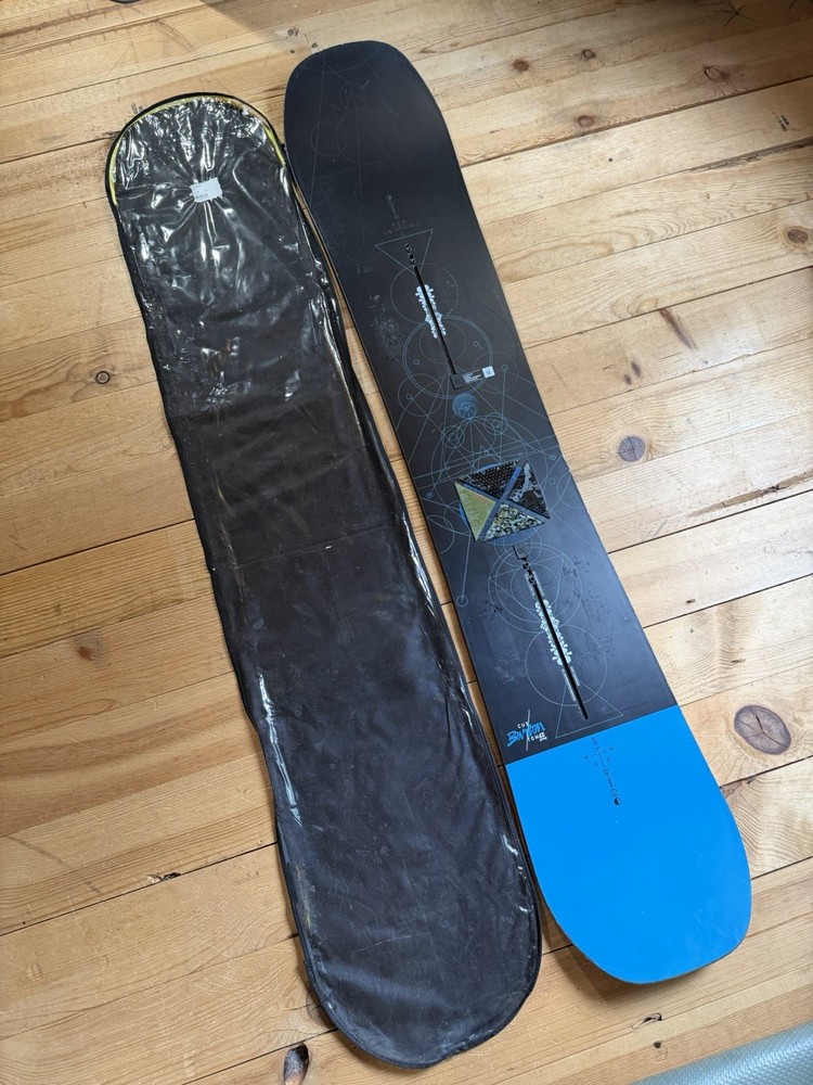 Burton Custom Flying V Snowboard Size 162cm, Used.