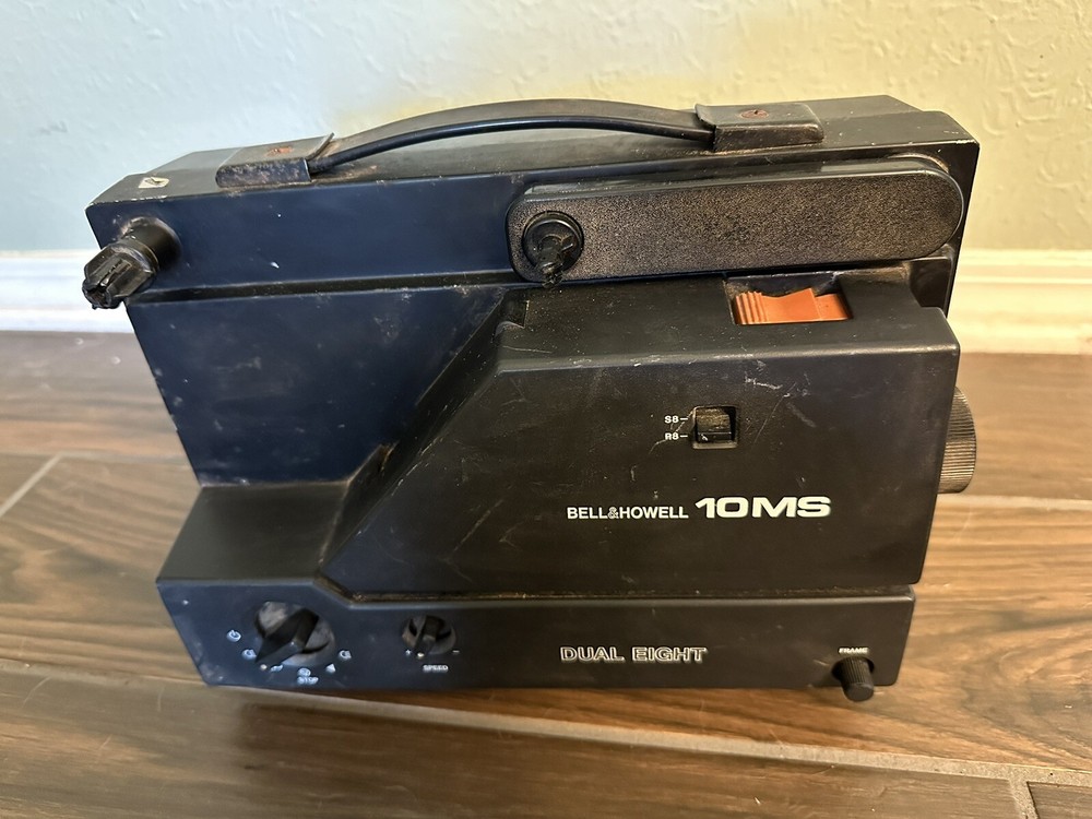 Bell & Howell 10MS 8mm Dual Super Variable Speed Black Projector Untested