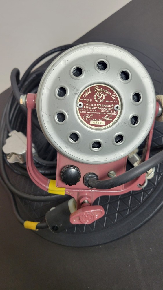 Mole Richardson Type 3131 Molequartz Tweenie Solarspot 300W Tested Works