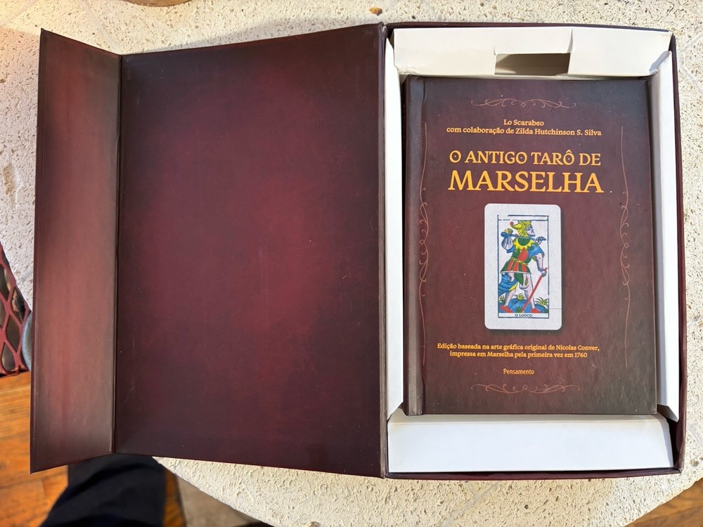 O ANTIGO TARÔ DE MARSELLA (Kit Includes Book & Deck)