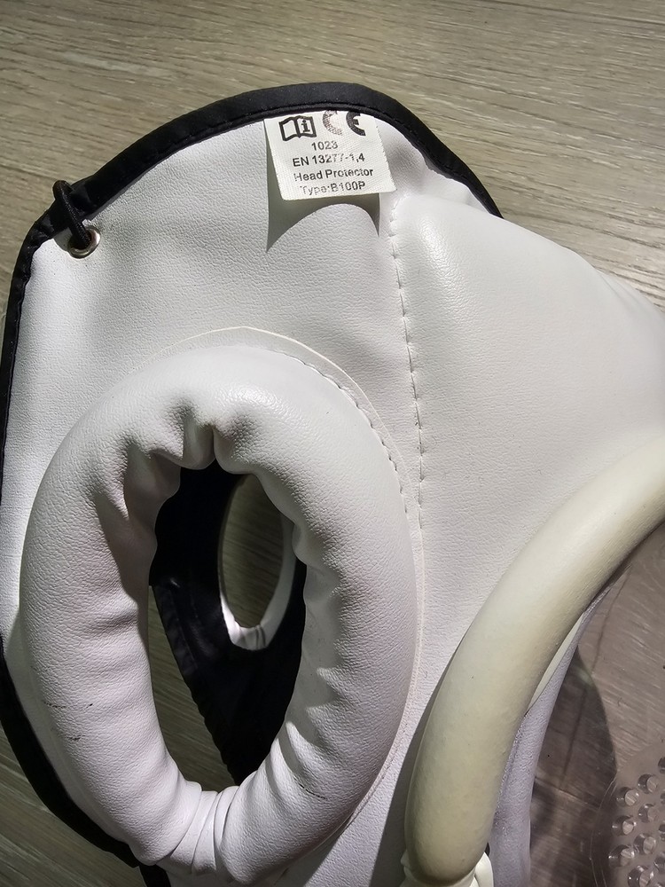 SMAI Head Guard PU PROSPEC Senior Size/ White/high density EVA padding