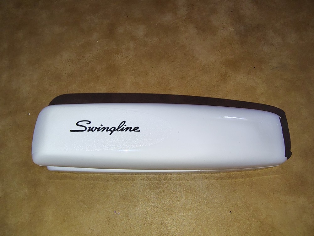 Swingline Deluxe Desk Stapler #64636 White New