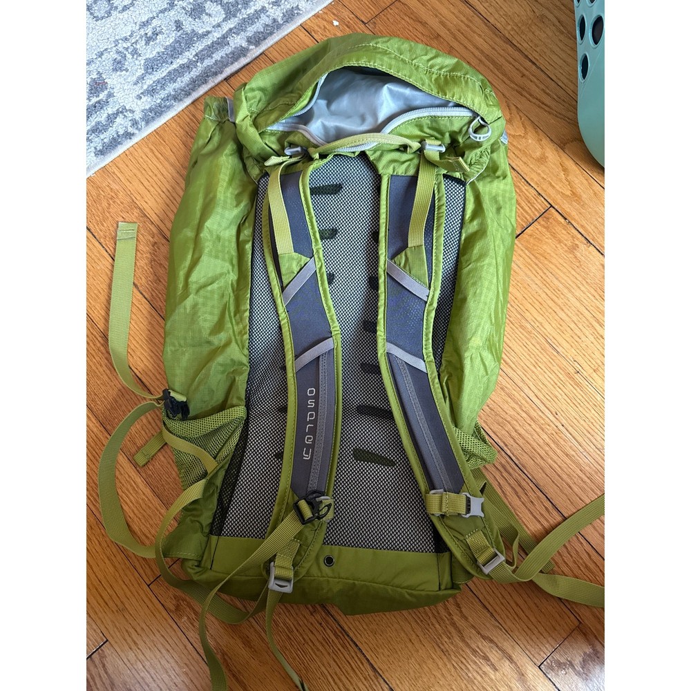 Osprey NWOT Backwoods Trip 20 Green Backpack