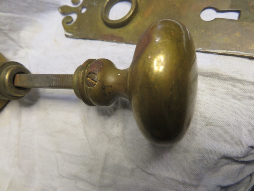 Antique Colonial 7" Brass Back Plates & Knob Set (160-A4)
