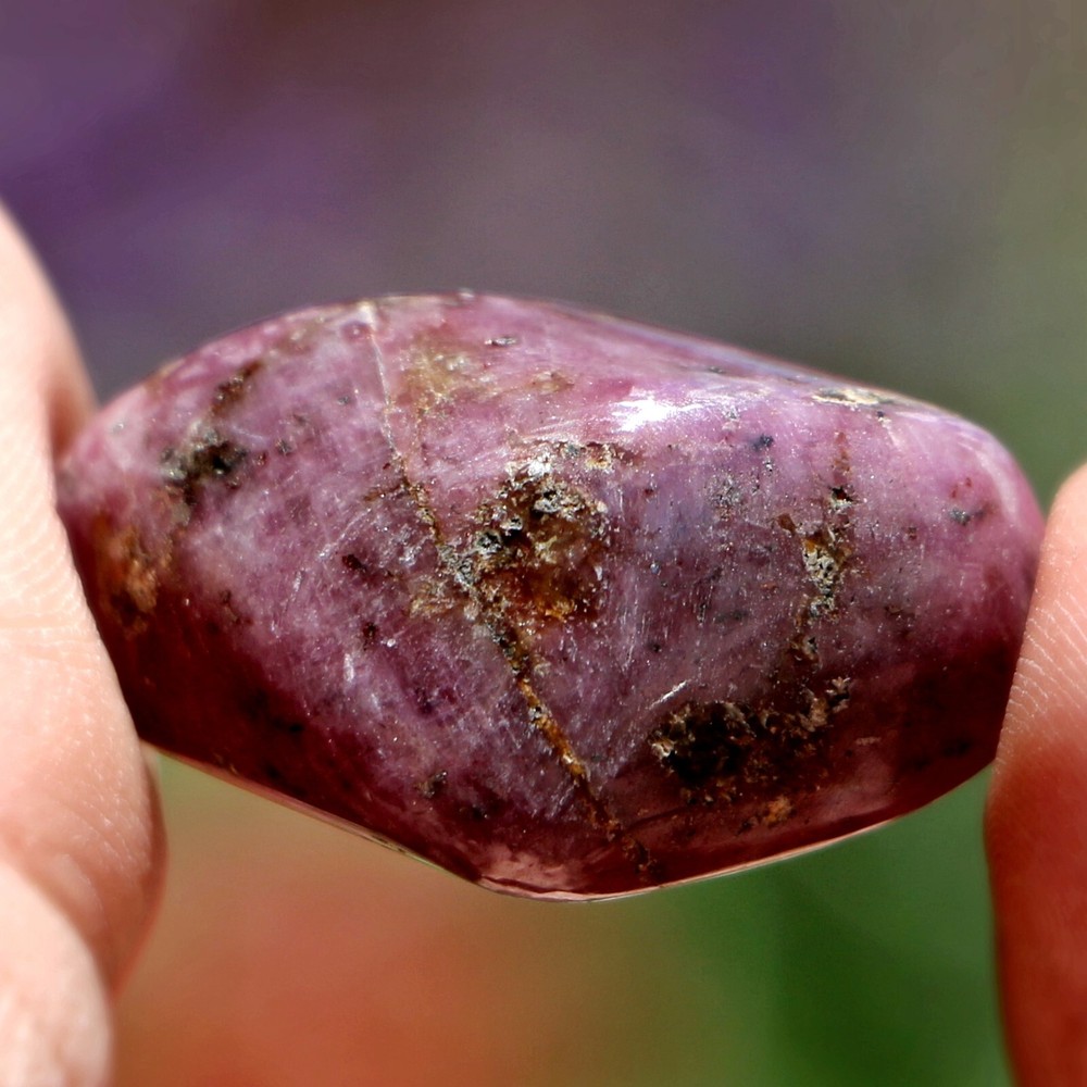 Tumbled Stone: Ruby, Red Corundum from India (RUB91)