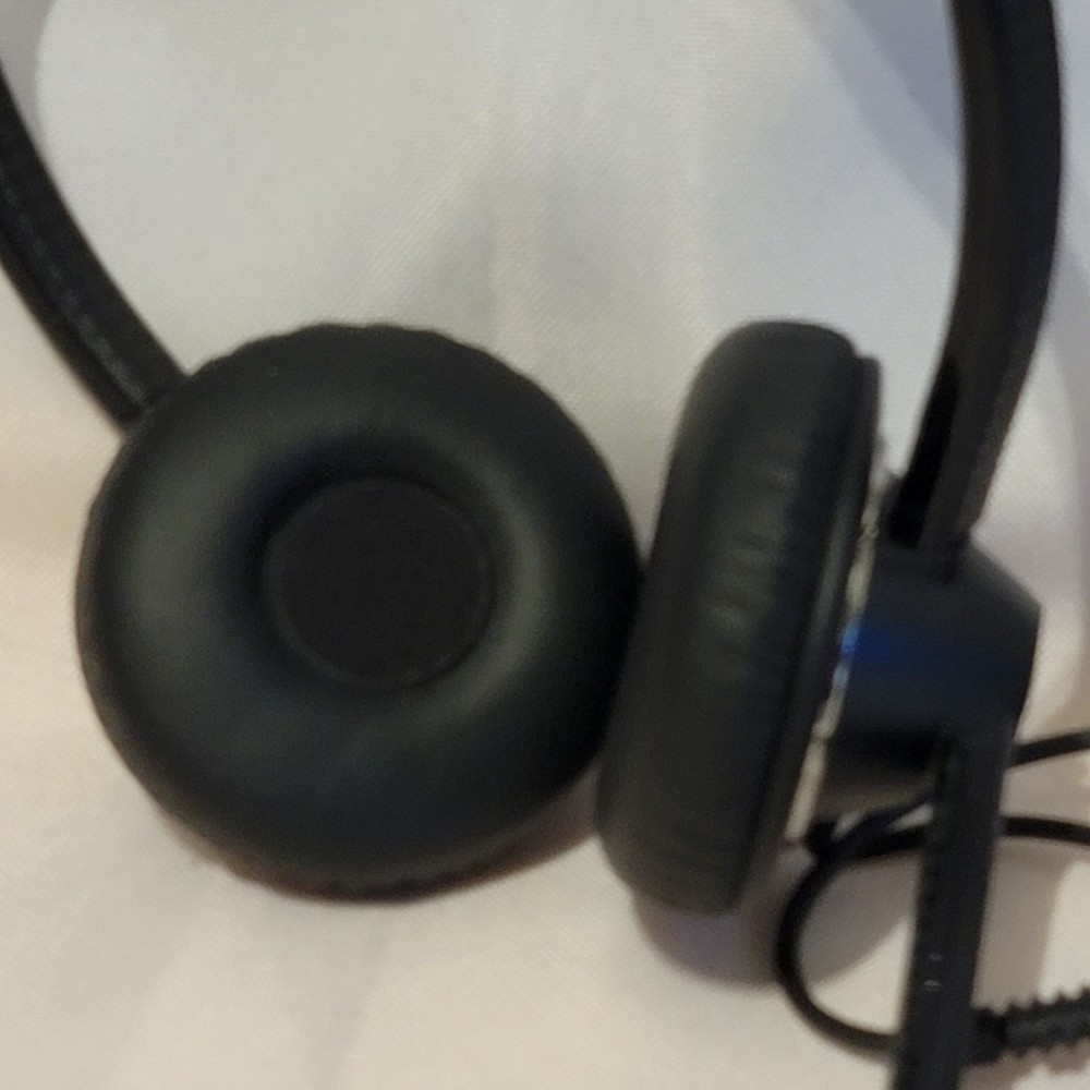 USB Wired Headset Boom Mic On-Ear Inline Controls Black PC Call Center USB Plug