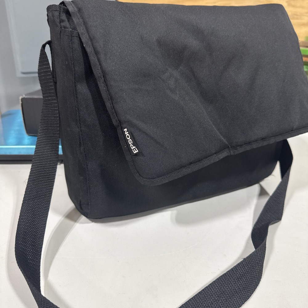 Epson EX50 3LCD multimedia projector With Bag