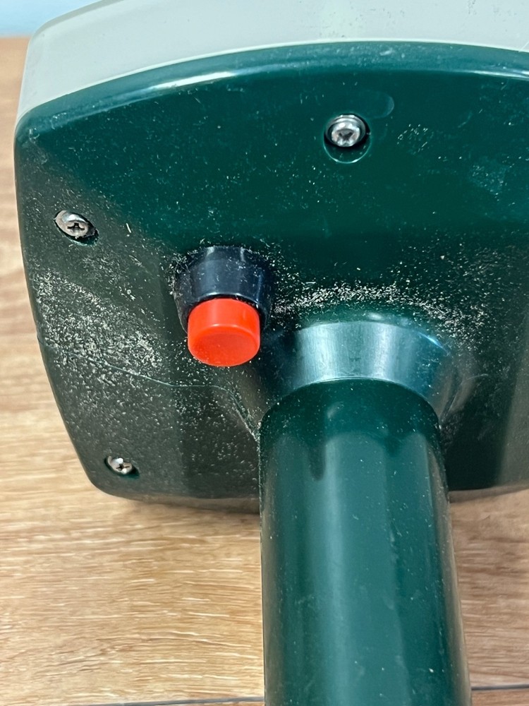 One Stop Gardens Solar Mole Gopher Rodent Chaser with Original Box